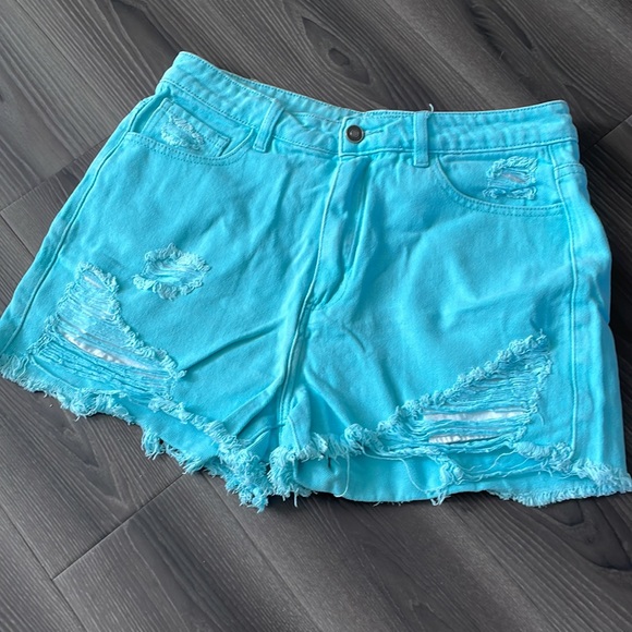 Fashion Nova Cutoff Shorts - Picture 2 of 7